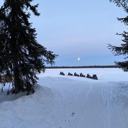 Majatalo Jurtta Hotel Rautuskylä Buitenkant foto