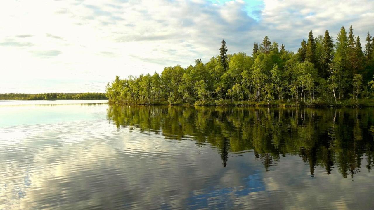 Majatalo Jurtta Hotel Rautuskylä Buitenkant foto