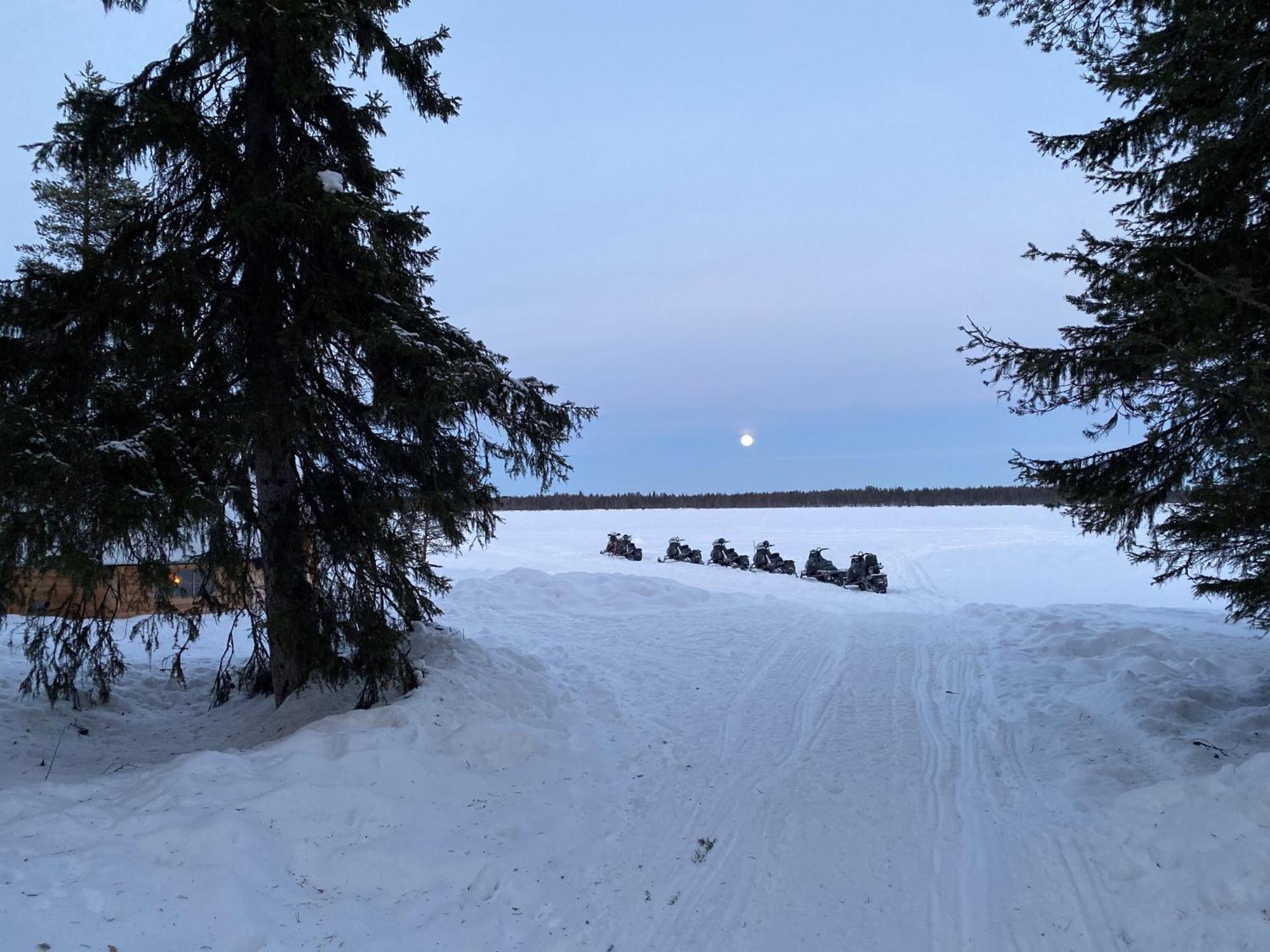 Majatalo Jurtta Hotel Rautuskylä Buitenkant foto